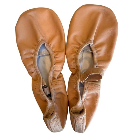 Theatricals Shoes - NWOT theatricals Peach dance Ballet leather Flats slippers girlhood core size 5